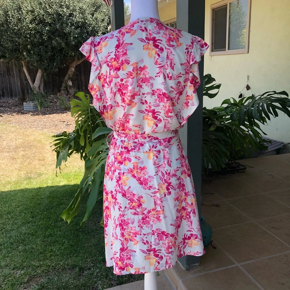 Ella Moss Bohemian Rhapsody Floral Wrap Dress - Size M - Picture 10 of 16